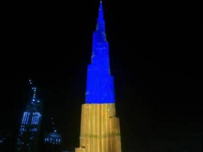В Дубае небоскреб засиял в цветах украинского флага (ВИДЕО)