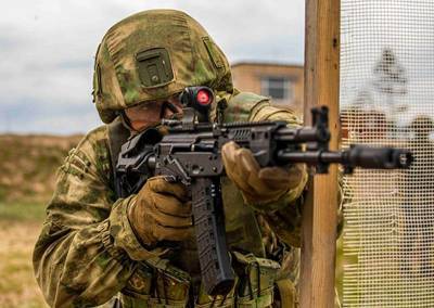 Переход российской армии на новый автомат АК-12 завершится в ближайшие годы