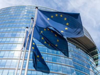 Еврокомиссия категорически отвергает попытки «инструментального использования людей в политцелях»