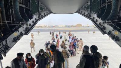 Минобороны эвакуирует из Кабула 500 граждан России и других стран