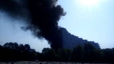 Появилось видео мощного пожара в элитном ЖК у Воронежского водохранилища