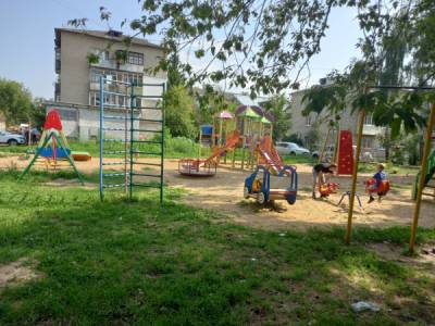 Костромских общественников детская площадка на улице Ленина