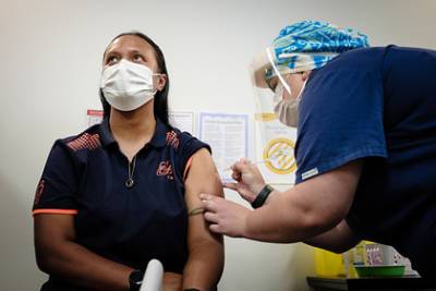 Жители Новой Зеландии получили физраствор вместо вакцины от коронавируса - lenta.ru - Новая Зеландия - Окленд