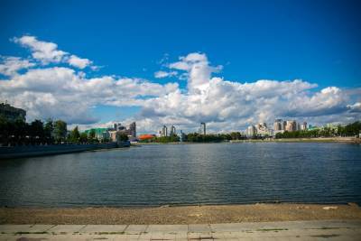 В Екатеринбурге из-за жары закончилась вода. Ее начнут брать из Челябинской области