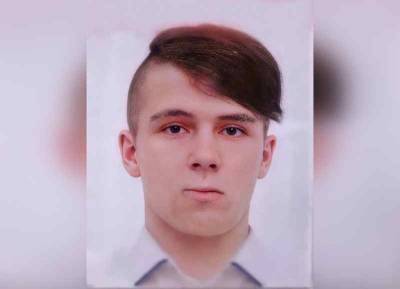 В Новосибирске по дороге в парикмахерскую пропал 14-летний парень с челкой