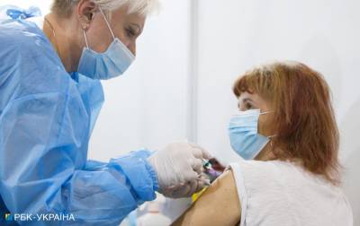 Эффективность РНК-вакцин против коронавируса снизилась: опубликовано исследование