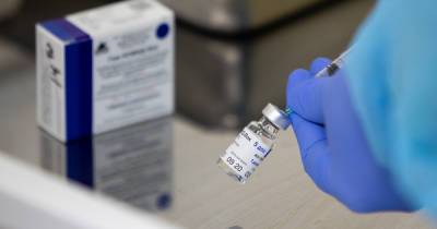 В Минздраве рекомендовали провериться на ВИЧ, если после прививки не появились антитела к ковиду