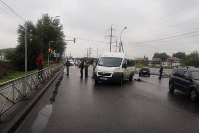 В Туле на Одоевском шоссе в ДТП с маршруткой и легковушкой пострадала 47-летняя женщина