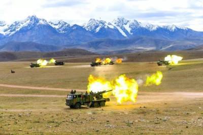 Китай провел военные учения в Тибете с участием 10 тысяч военнослужащих