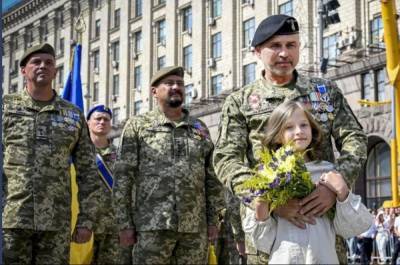 Маленькая Есения прославилась после парада ко Дню Независимости Украины: что о ней известно