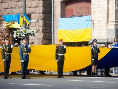 Мужчине, который угрожал взрывом во время парада на День Независимости Украины, сообщили о подозрении