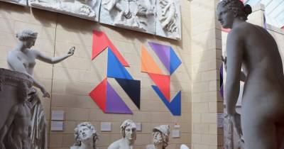 Музей Кембриджского университета заставят объяснить, почему все его скульптуры белого цвета