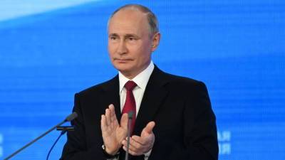 Путин предложил объявить 2023-й в России годом педагога