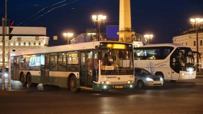 Движение общественного транспорта в Петербурге усилят к 1 сентября