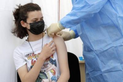 Темпы вакцинации от коронавируса в Украине резко снизились