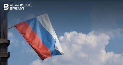 Путин поддержал введение традиции поднимать флаг России в школах