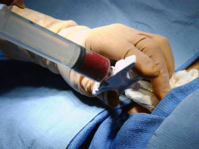 Потенциальных доноров предупредили о запрете на сдачу крови сразу после вакцинации