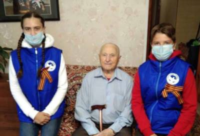 «Волонтеры Победы» проведали подопечного ветерана в Кировском районе