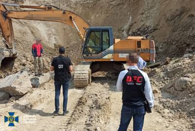 СБУ в Ровенской области блокировала схему незаконной добычи базальта