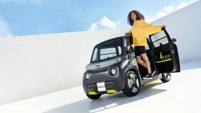 Немецкий бренд Opel презентовал новый электромобиль, которым можно управлять без прав