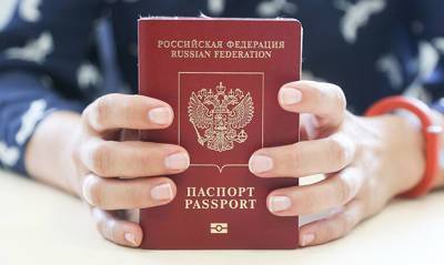Проживающие в Китае россияне пожаловались на дипломатов, которые не выдают им новые паспорта