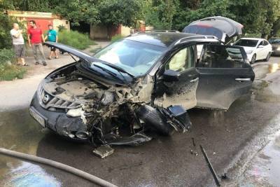 В Новочеркасске 27-летний водитель иномарки пострадал в лобовом ДТП