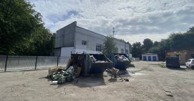 Дятлова поручила ликвидировать свалку с покрышками и брошенные гаражи на Черняховского (фото)