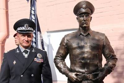 "Имедживые войны" или почему активисты ополчились против Небытова и памятника полицейским