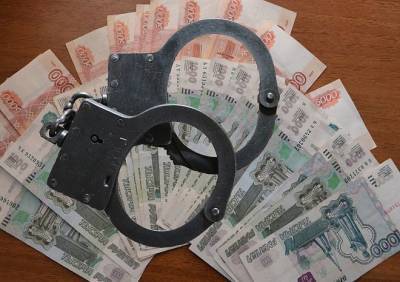 В Рязани работник мебельного магазина украл из сейфа 100 тыс. рублей