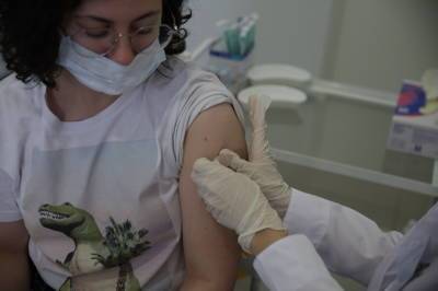 Петербуржцам рассказали о том, что нужно сделать перед вакцинацией