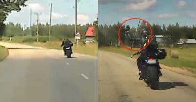Видео: Мотоциклист убегал от полиции на скорости в 200 км/час, через 20 километров сдался