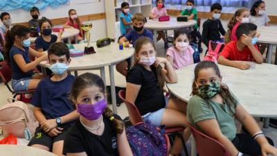 В школу - без справок об анализе на коронавирус: решение кабинета изменено