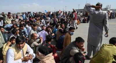 Более 10 тыс. человек ожидают эвакуации в аэропорту Кабула