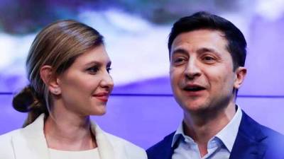 Звезды украинского шоу-бизнеса спели вместе на "Олимпийском" в кругу президента и первой леди