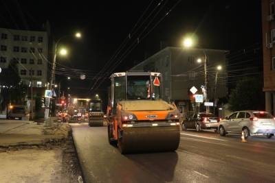 На улице Радищева в Курске продолжается ремонт дороги