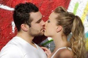Почему мужчины и женщины при поцелуе испытывают разные эмоции