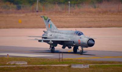Истребитель МиГ-21 ВВС Индии потерпел крушение