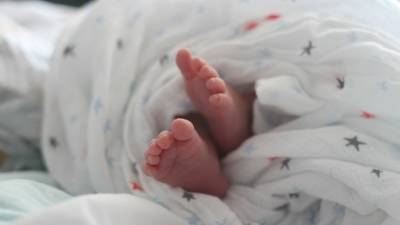 Новорожденную девочку из Афганистана назвали в честь позывного самолета США
