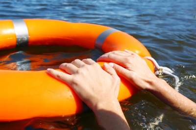 Девушка едва не утонула в Фонтанке — видео