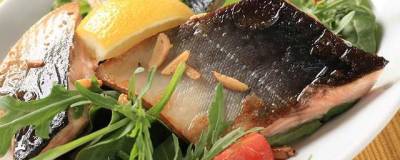 Диетолог Макуха: рыба, орехи, куркума и овощи улучшают работу мозга