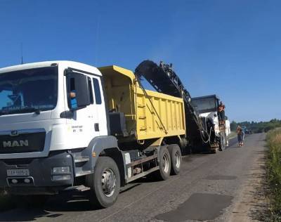 В Руднянском районе по нацпроекту ремонтируют дорогу