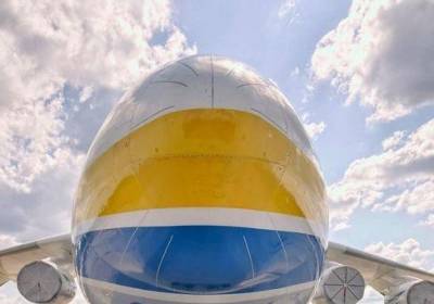 Украинские стронгмены сдвинут с места самый большой самолет в мире