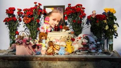 Анастасия Муравьева - У дома и квартиры предполагаемого убийцы тюменской школьницы обнаружили странности - 5-tv.ru - Тюмень