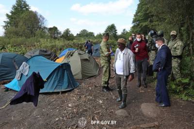 Представитель УВКБ ООН посетил участок границы с Польшей и встретился с беженцами из Афганистана