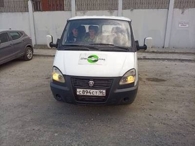 В Екатеринбурге ловят «серых» перевозчиков мусора, использующих логотип «Спецавтобазы»