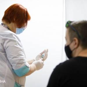 В Украине за сутки сделали более 162 тыс. прививок от коронавируса