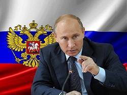 Путин поддержал идею ежедневного поднятия российского триколора в школах