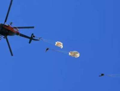 В России появилась парашютная система для десантирования боевых пловцов