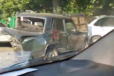В массовом ДТП в Краснодаре столкнулись шесть машин