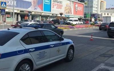 Под колёсами автомобиля на улице Гончарова погибла медсестра городской поликлиники № 1